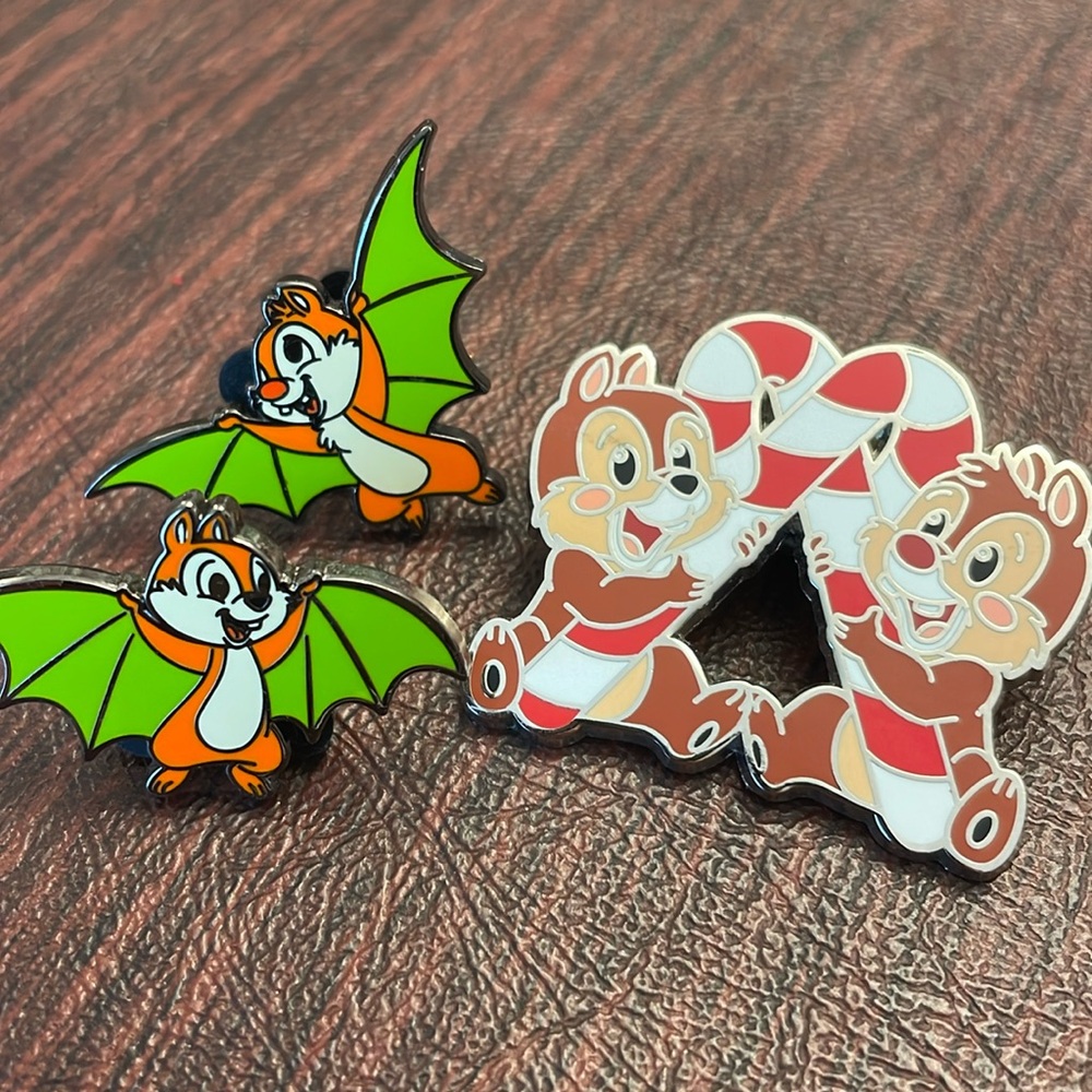 Chip n Dale Disney pins authentic Christmas Halloween